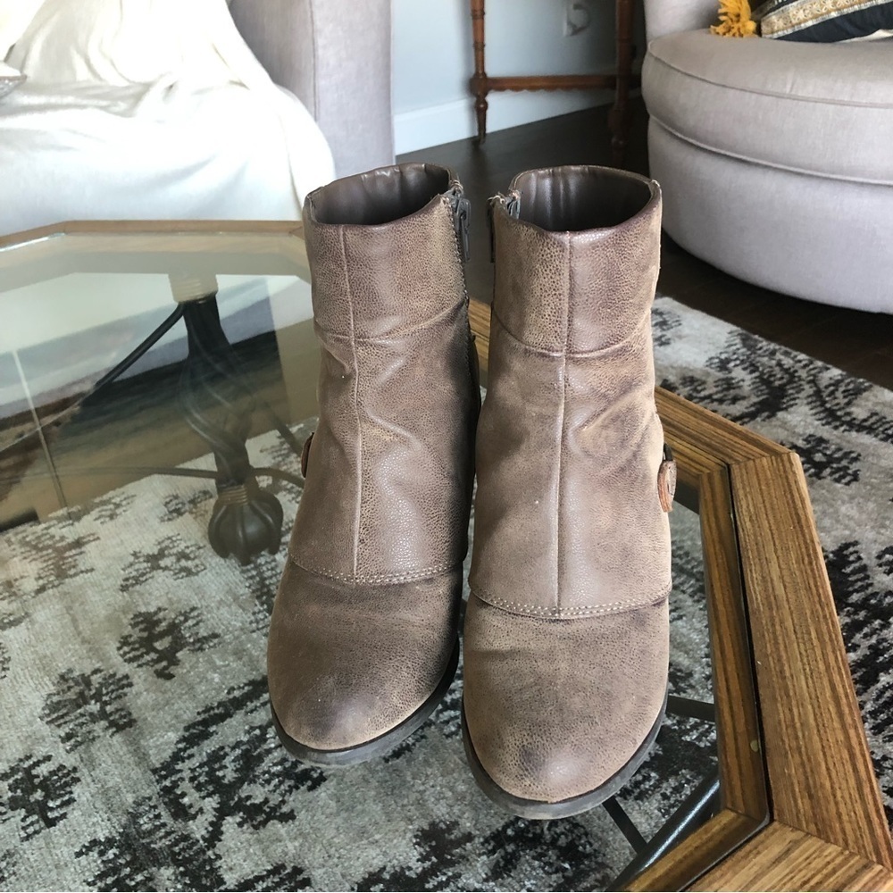 Fergalisious Booties - Picture 2 of 5